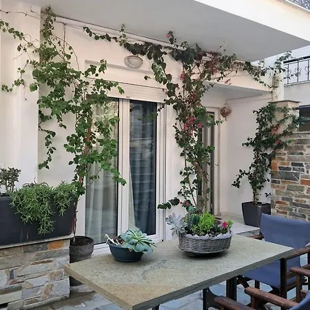 Daire Menexe Apartments-korali