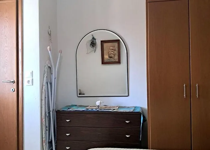 Menexe Apartments-korali * Néos Marmarás