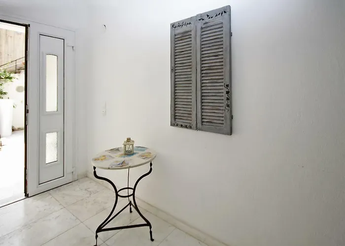 Menexe Apartments-korali *